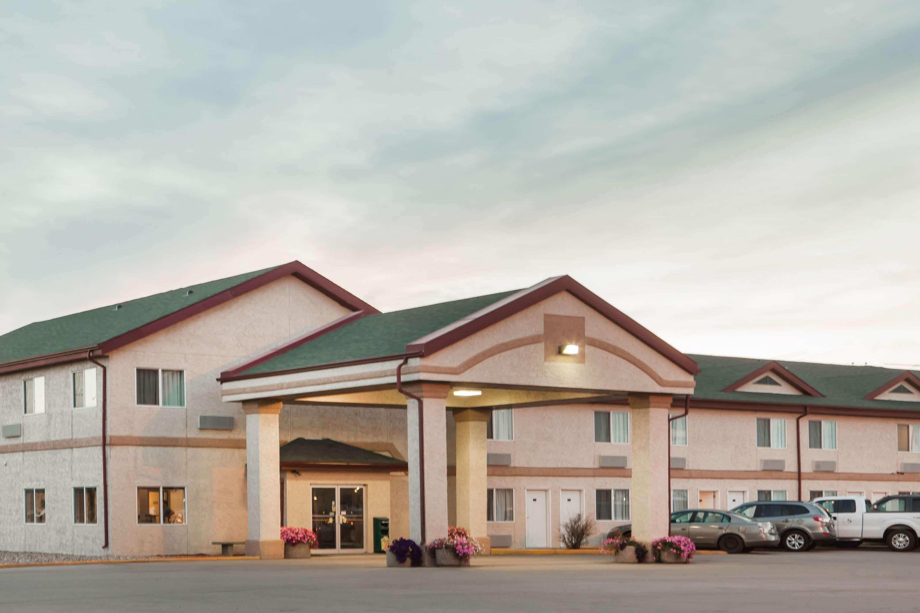 Super 8 By Wyndham Kindersley Εξωτερικό φωτογραφία