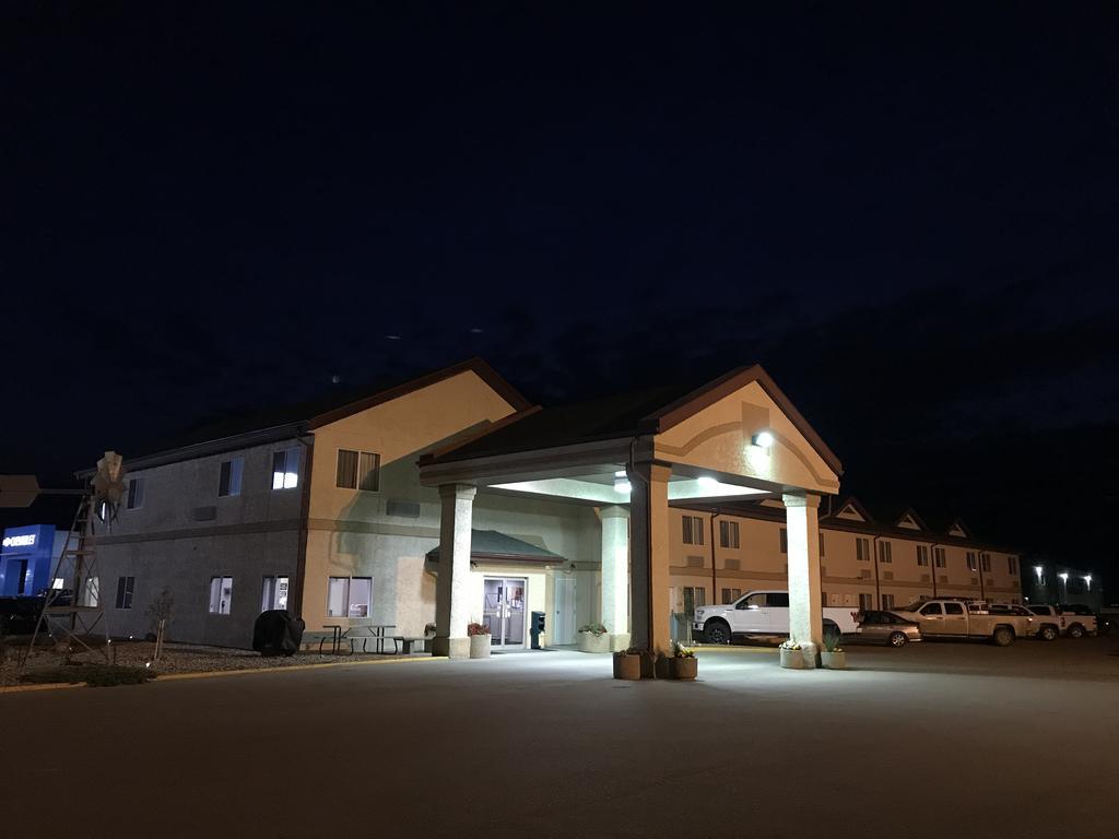 Super 8 By Wyndham Kindersley Εξωτερικό φωτογραφία